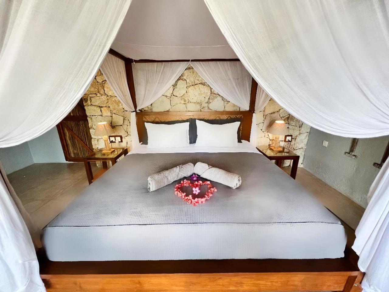 Manduna Resort Nembrala Bagian luar foto